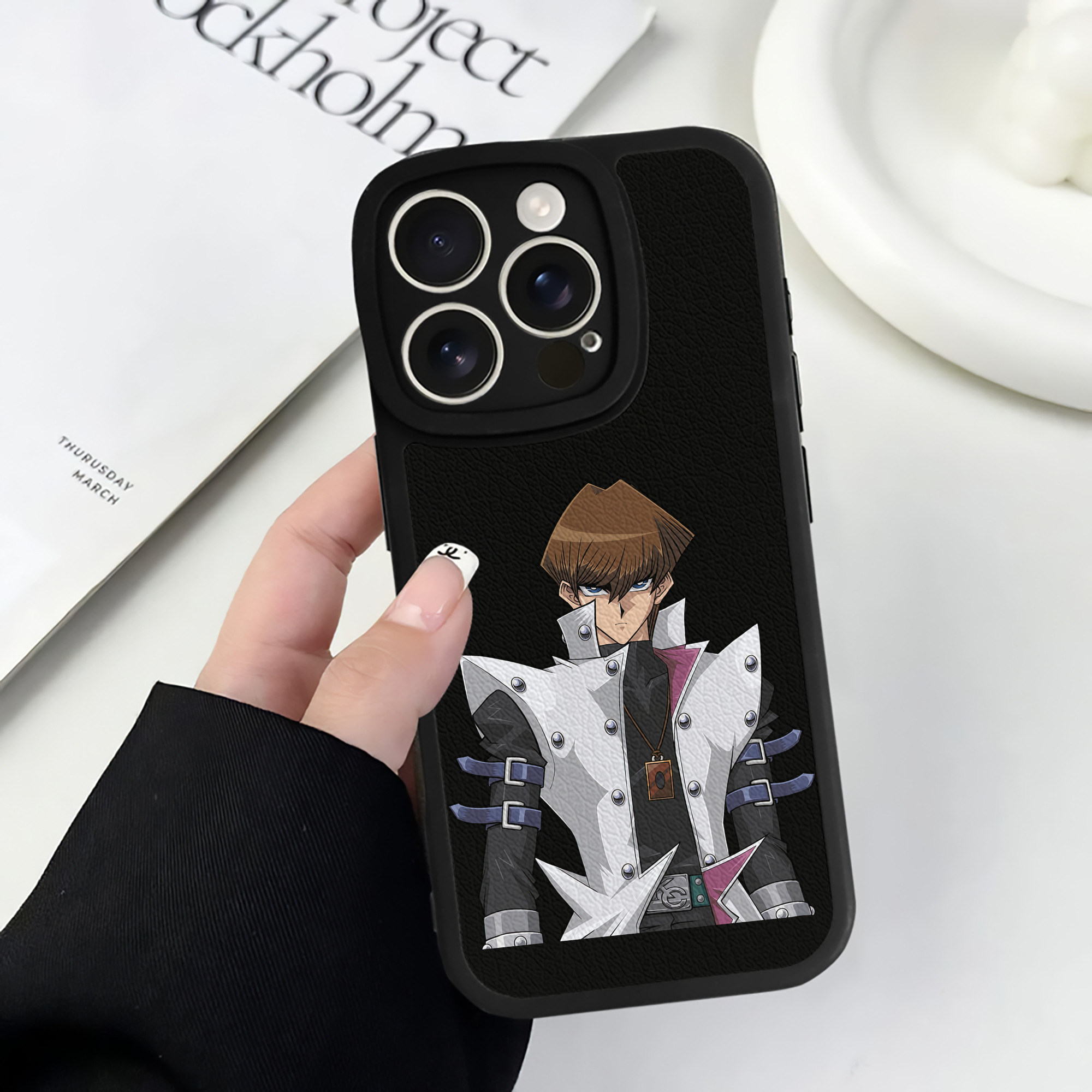 遊☆戯☆王 Yu-Gi-Oh! 【iPhone 16シリーズ対応】シリコンスマホケース（レザー調） 材質：シリコン